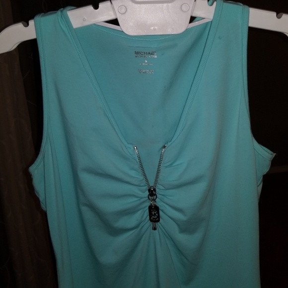 Top - Picture 3 of 4